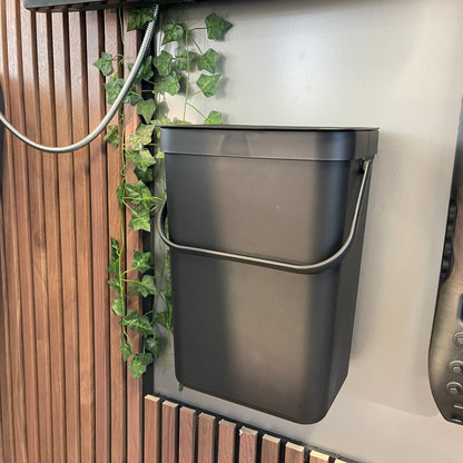 Mülleimer mit magnetischer Halterung 7 L und 12 L.